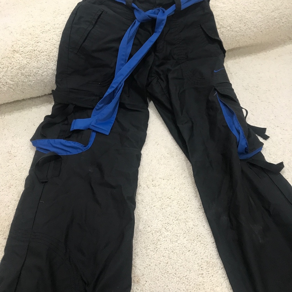 Nike wide leg pant with cargo pockets